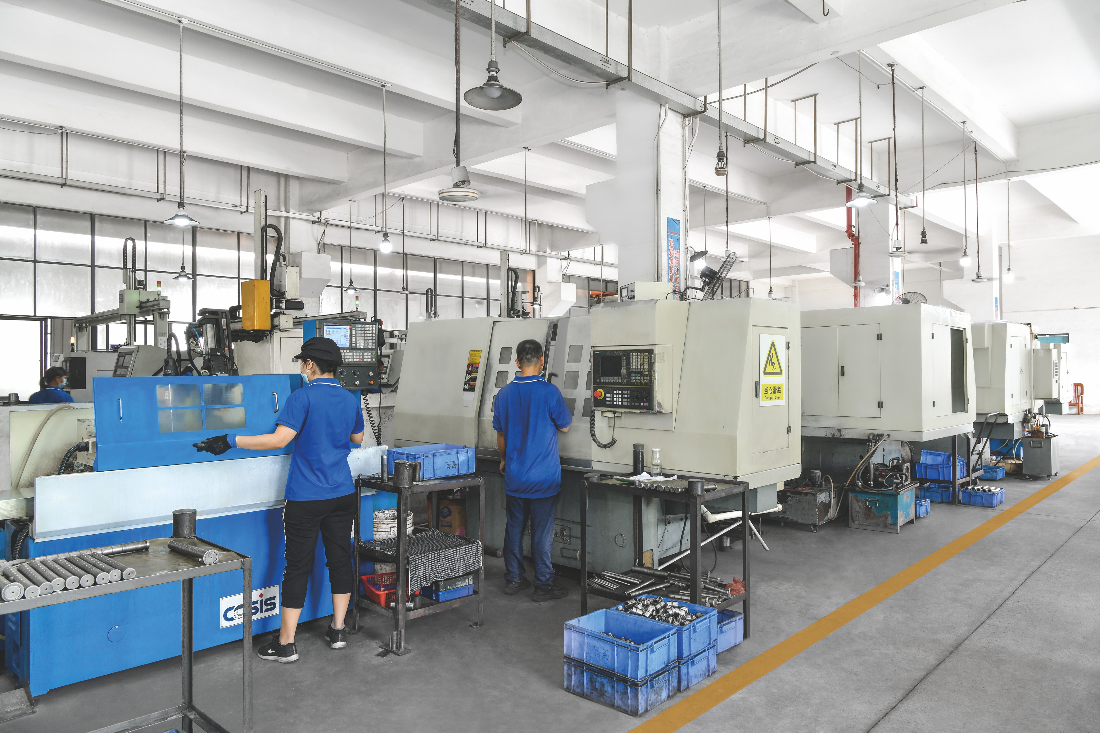 精密电子连接器模具导向件配套——多标准兼容与精度匹配的工程实践案例